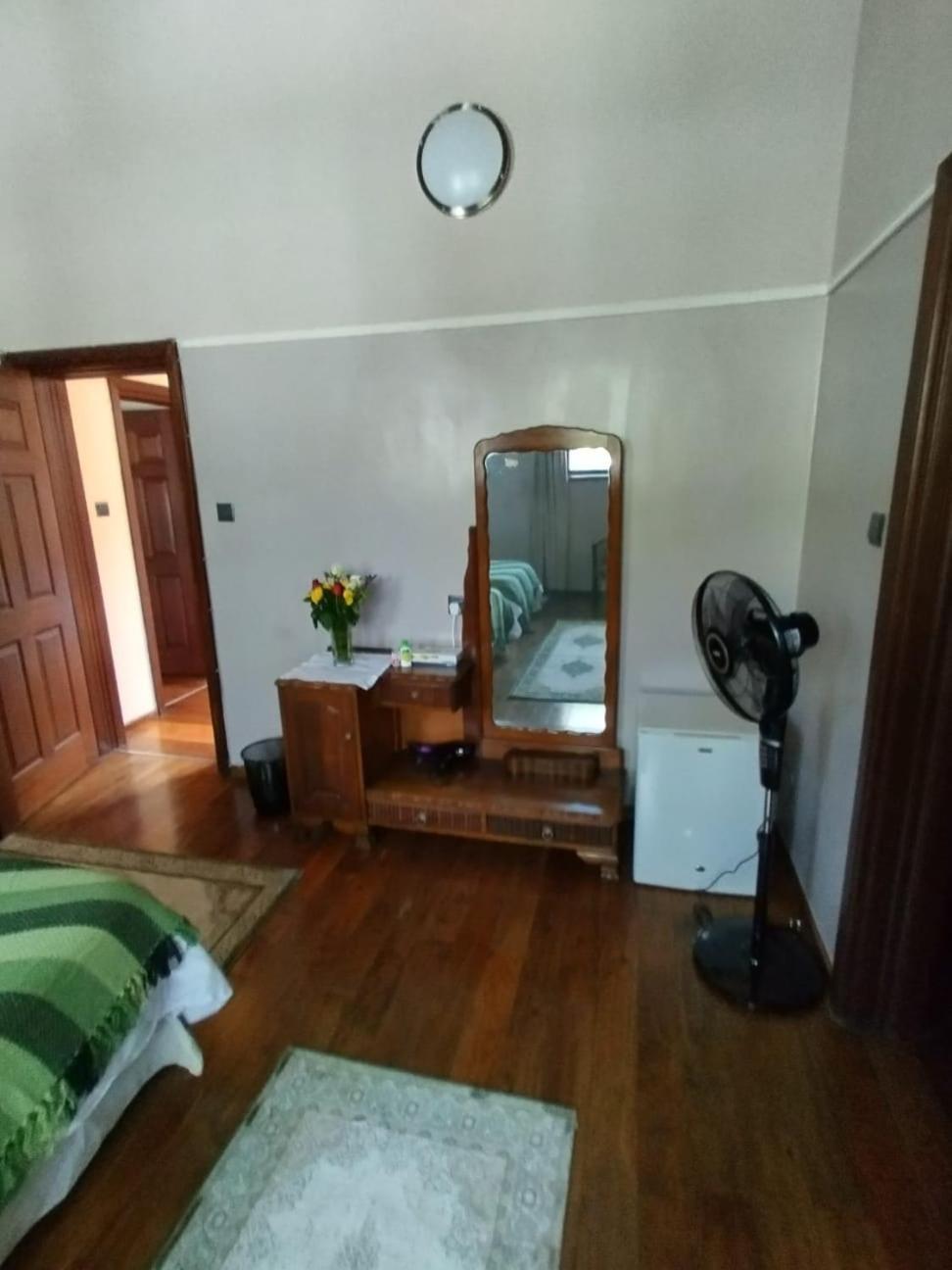 Florances Rest House Nairobi Eksteriør billede